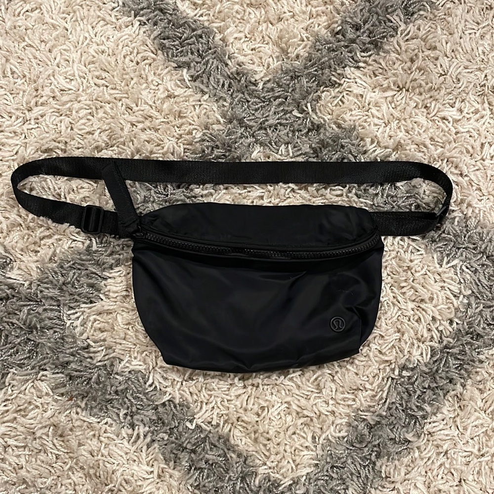 LULULEMON belt bag